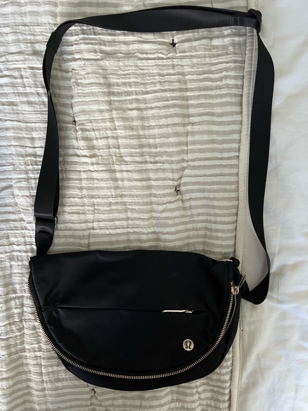 lululemon athletica Black Nylon Crossbody Messenger Bag